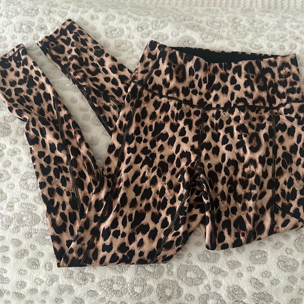 Victoria’s Secret leopard workout leggings